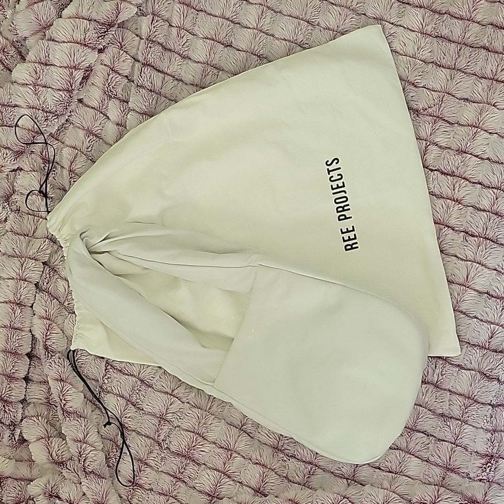 ***SOLD****NWT* Ree Projects Medium Helene Soft Twist Leather Shoulder bag